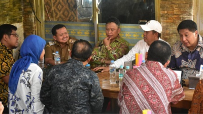 “Sekali Dayung, Banyak Selesai!” Sumedang Tancap Gas Entaskan Kemiskinan Lewat Program Bedah Rumah