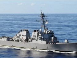 Dua Kapal Perusak AS Nyaris Hancur di Selat Hormuz, Nekat Nyamar Jadi Kapal Komersial Oman?