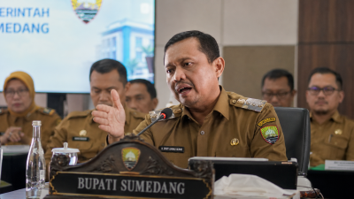 Bupati Sumedang Dony Ahmad Munir memberikan arahan kepada ASN terkait integritas dan larangan judi online.