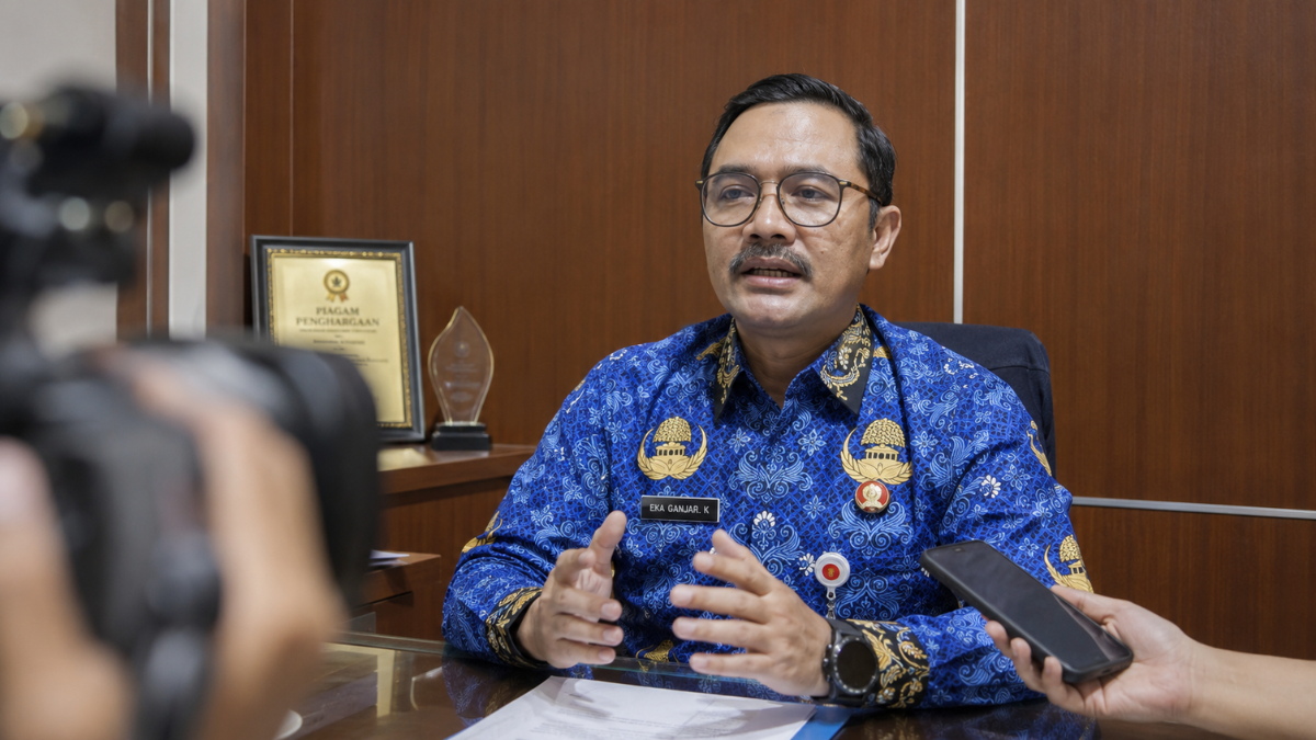 Kepala Dinas Pendidikan Sumedang Eka Ganjar Kurniawan memberikan keterangan mengenai penerimaan peserta didik baru.