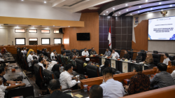Rapat Pemkab Sumedang dan DPRD membahas perlindungan masyarakat serta penguatan pendidikan karakter.