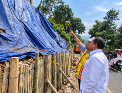 Bupati Dony Tinjau Longsor TPT Jalan Sumedang-Bandung, Perbaikan Permanen Dijadwalkan Januari 2027
